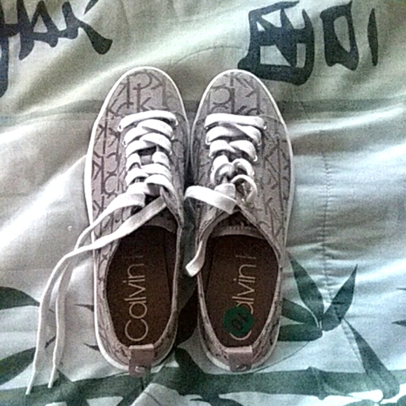 Calvin Klein Shoes - Calvin Klein tennis shoes